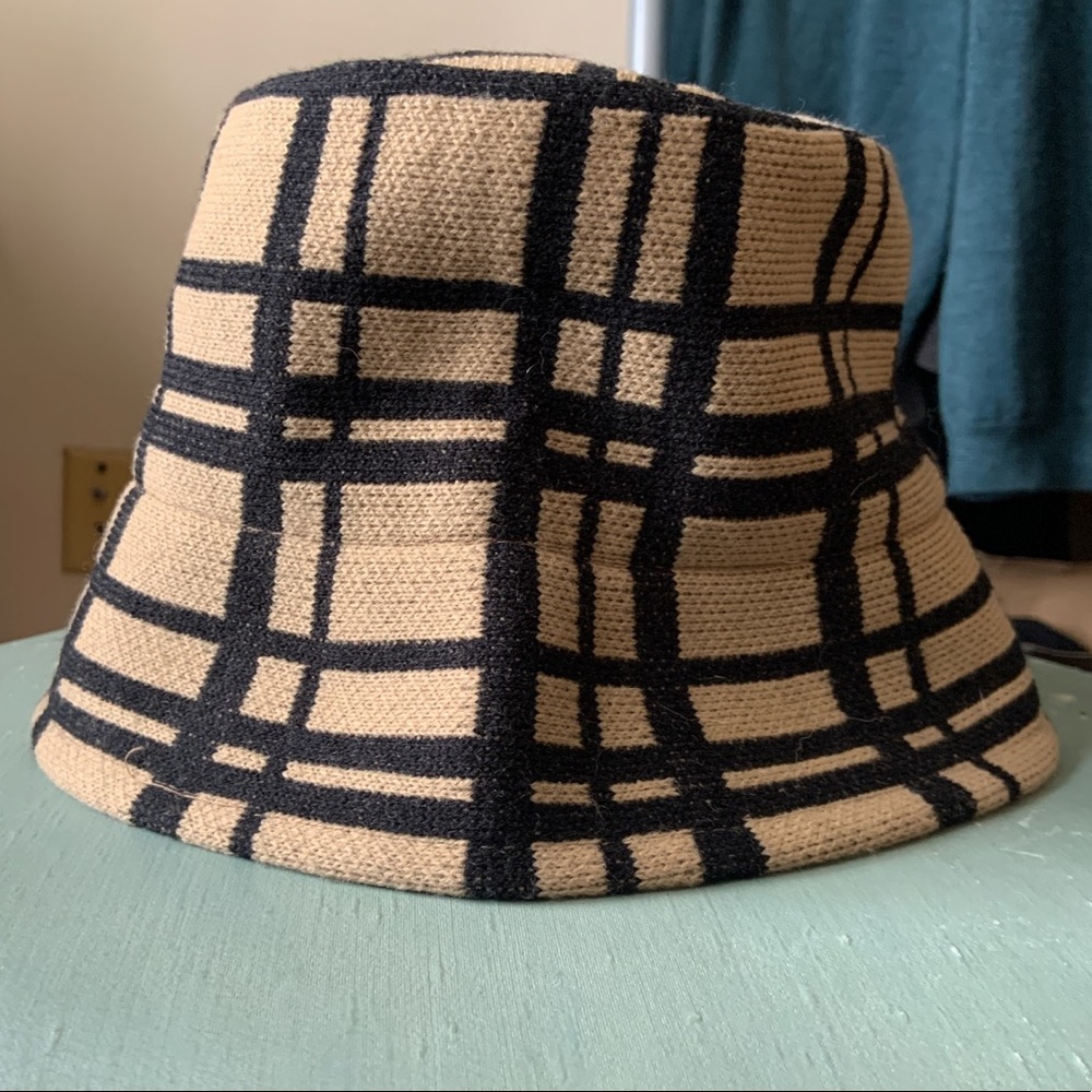 Plaid bucket hat